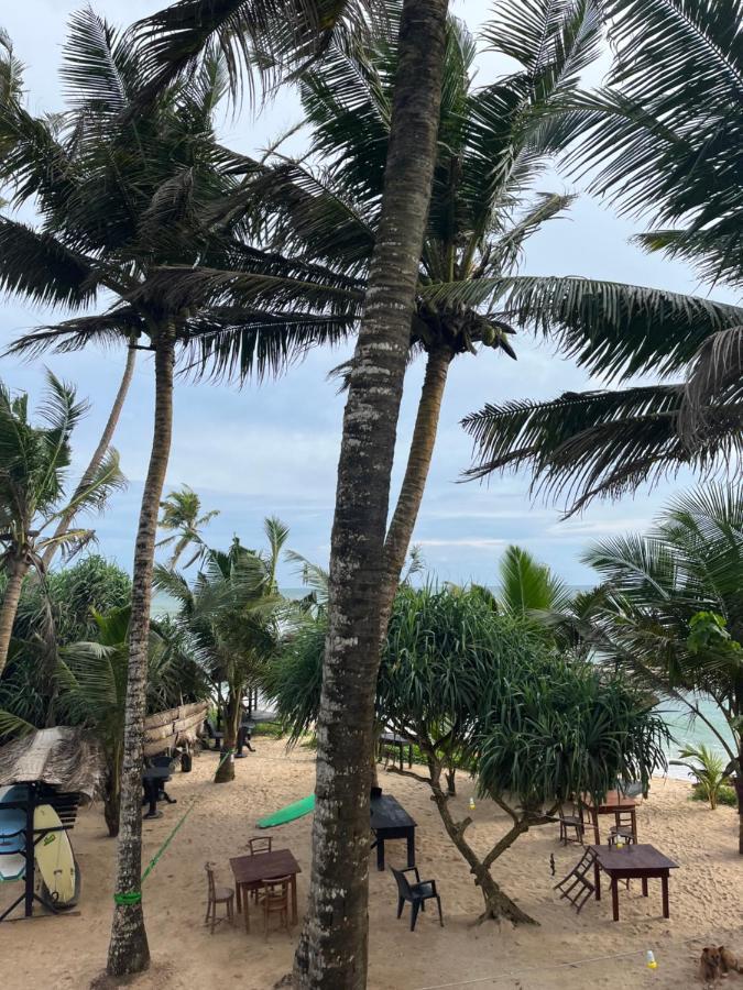 Sabine Holiday Resort And Restaurant Matara Buitenkant foto