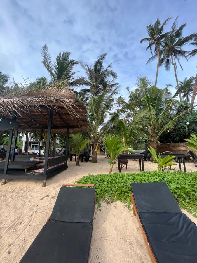 Sabine Holiday Resort And Restaurant Matara Buitenkant foto