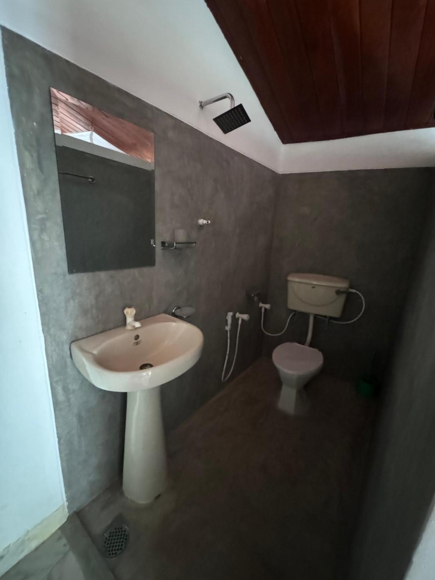 Sabine Holiday Resort And Restaurant Matara Buitenkant foto